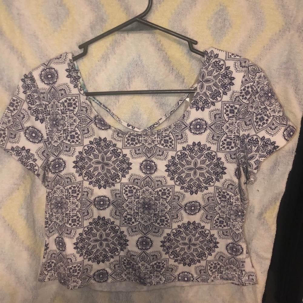 Crop top.